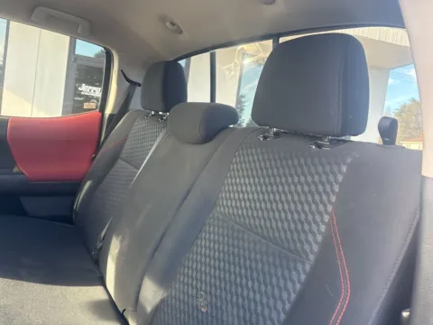 More photos of 2021 Toyota Tacoma at Jerry Hunt Supercenter - Lexington, NC