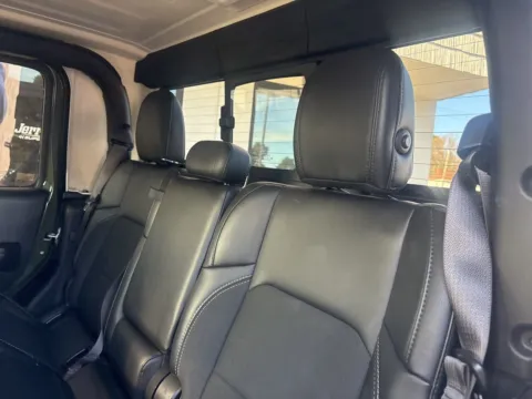 More photos of 2021 Jeep Gladiator Sport at Jerry Hunt Supercenter - Lexington, NC