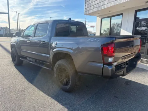 More photos of 2022 Toyota Tacoma SR at Jerry Hunt Supercenter - Lexington, NC