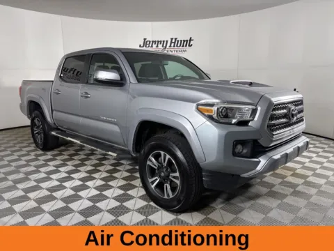 More photos of 2017 Toyota Tacoma TRD Pro at Jerry Hunt Supercenter - Lexington, NC
