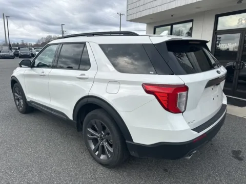 More photos of 2024 Ford Explorer XLT at Jerry Hunt Supercenter - Lexington, NC