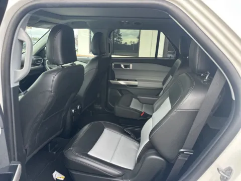 More photos of 2024 Ford Explorer XLT at Jerry Hunt Supercenter - Lexington, NC