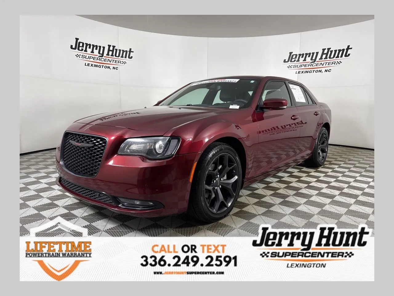 2023 Chrysler 300 S's photo