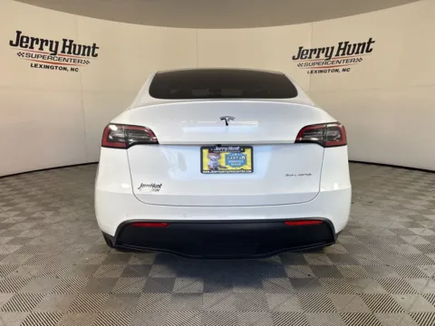 More photos of 2022 Tesla Model Y Long Range at Jerry Hunt Supercenter - Lexington, NC