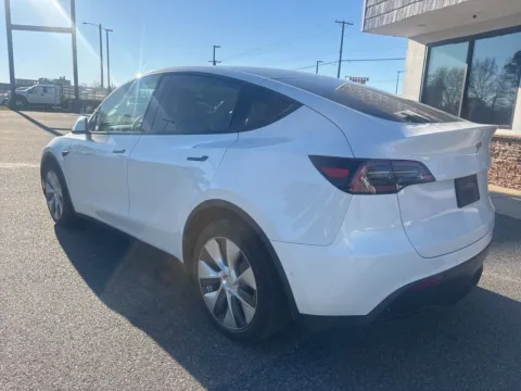 More photos of 2022 Tesla Model Y Long Range at Jerry Hunt Supercenter - Lexington, NC