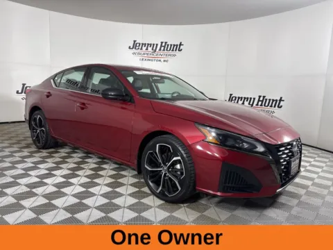 More photos of 2023 Nissan Altima 2.5 SR at Jerry Hunt Supercenter - Lexington, NC