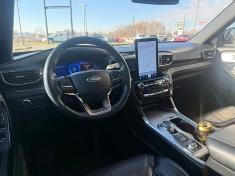 More photos of 2022 Ford Explorer Platinum at Jerry Hunt Supercenter - Lexington, NC