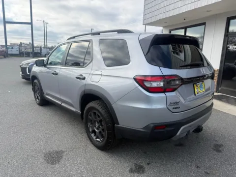 More photos of 2024 Honda Pilot TrailSport at Jerry Hunt Supercenter - Lexington, NC
