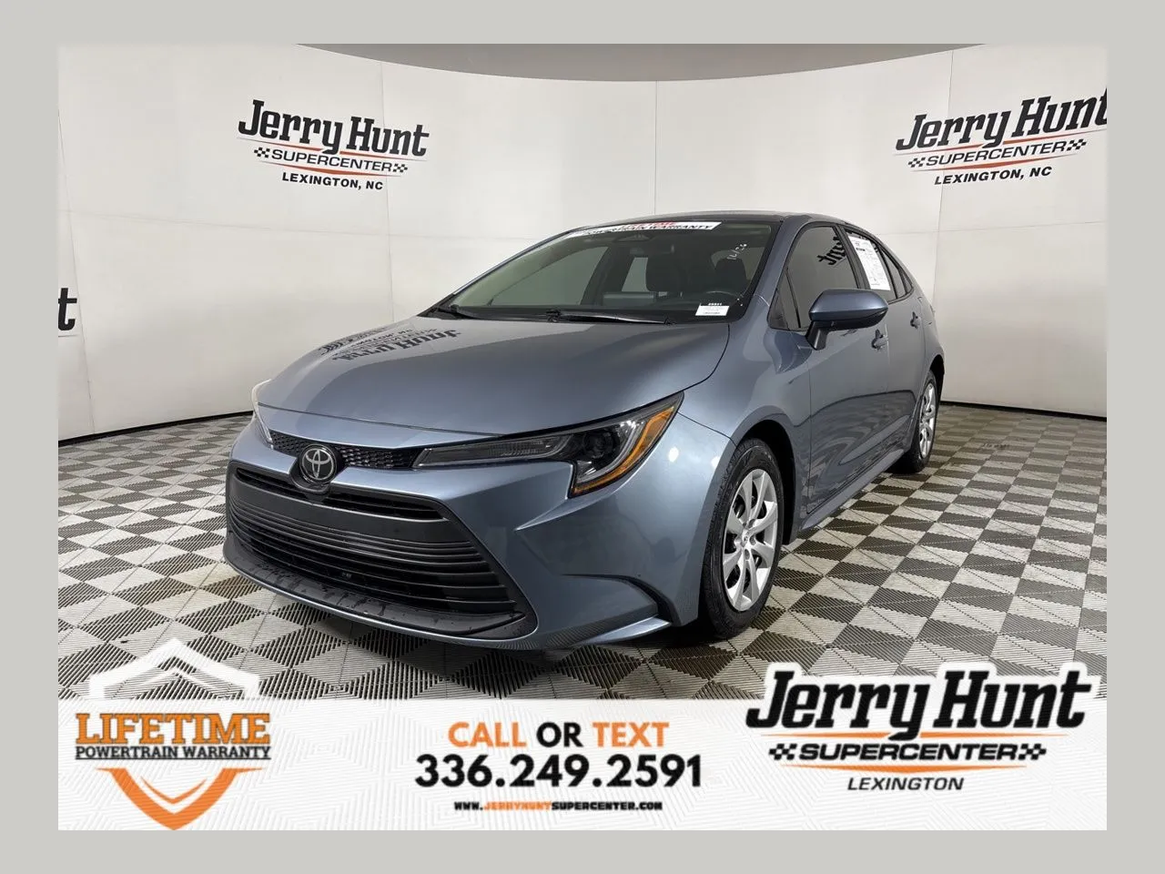 2025 Toyota Corolla LE's photo