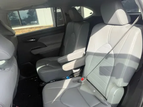 Another view of 2020 Toyota Highlander XLE for sale in Lexington, NC at Jerry Hunt Supercenter - Lexington