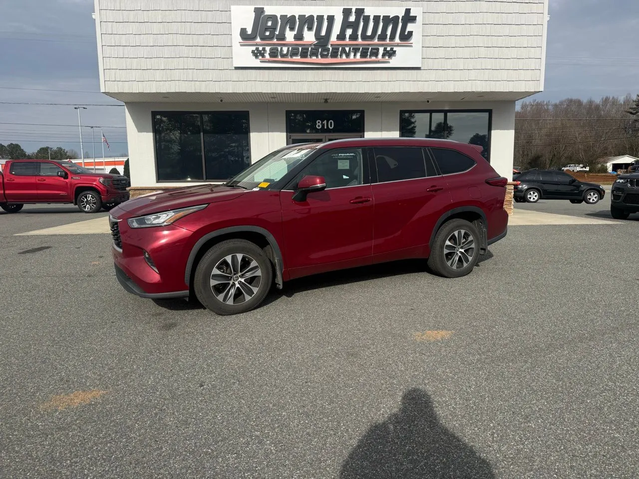 Red 2020 Toyota Highlander XLE for sale in Lexington, NC