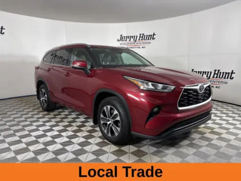 More photos of 2020 Toyota Highlander XLE at Jerry Hunt Supercenter - Lexington, NC