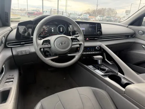 More photos of 2021 Hyundai Elantra SEL at Jerry Hunt Supercenter - Lexington, NC