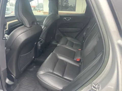 More photos of 2022 Volvo XC60 B5 Inscription at Jerry Hunt Supercenter - Lexington, NC