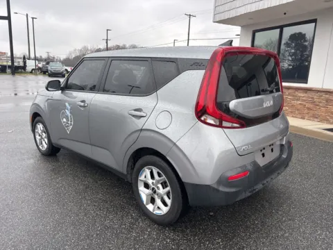 More photos of 2022 Kia Soul LX at Jerry Hunt Supercenter - Lexington, NC