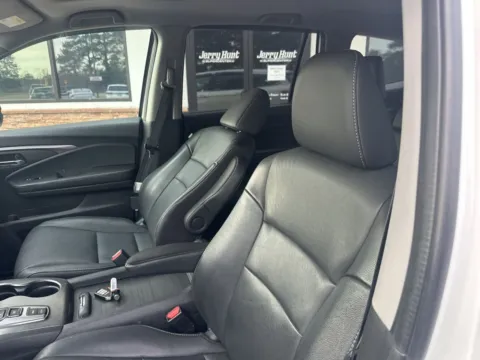 Photos of 2022 Honda Pilot Special Edition for sale in Lexington, NC at Jerry Hunt Supercenter - Lexington