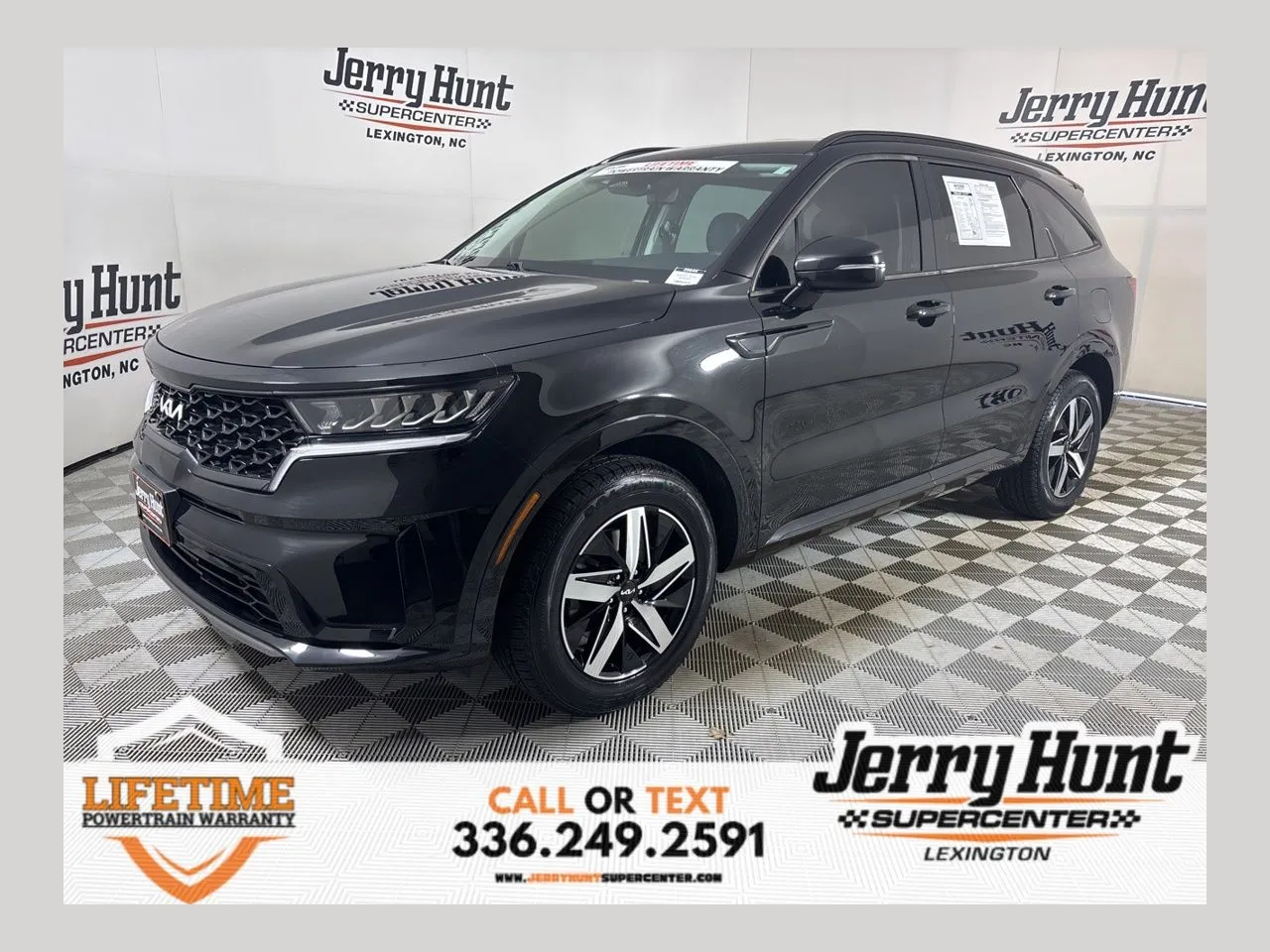 2022 Kia Sorento S's photo