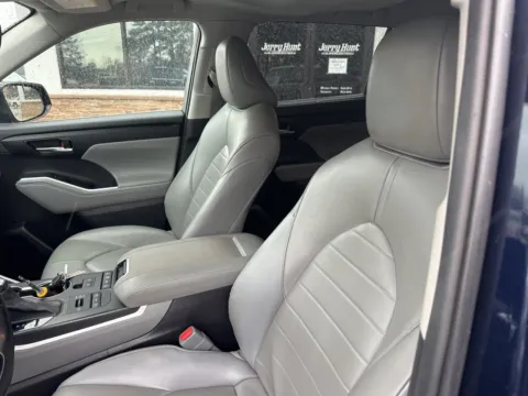 Photos of 2021 Toyota Highlander XLE for sale in Lexington, NC at Jerry Hunt Supercenter - Lexington