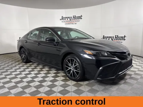 More photos of 2021 Toyota Camry SE at Jerry Hunt Supercenter - Lexington, NC