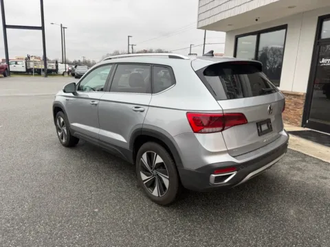 More photos of 2024 Volkswagen Taos 1.5T SE at Jerry Hunt Supercenter - Lexington, NC
