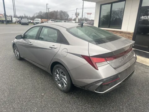 More photos of 2024 Hyundai Elantra SEL at Jerry Hunt Supercenter - Lexington, NC