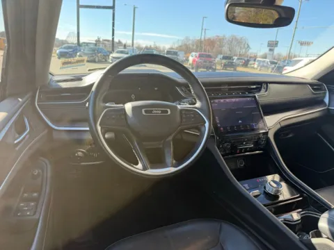 More photos of 2022 Jeep Grand Cherokee Limited at Jerry Hunt Supercenter - Lexington, NC