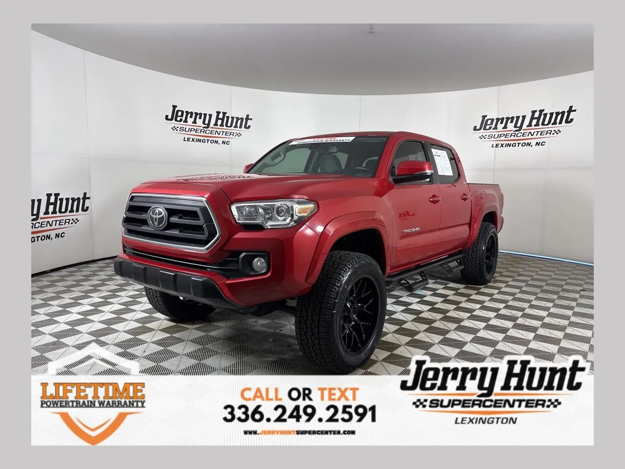 2023 Toyota Tacoma SR5's photo