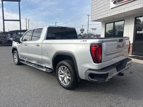 More photos of 2020 GMC Sierra 1500 SLT at Jerry Hunt Supercenter - Lexington, NC