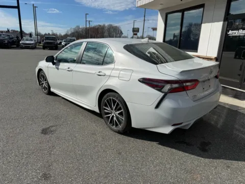 More photos of 2024 Toyota Camry SE at Jerry Hunt Supercenter - Lexington, NC