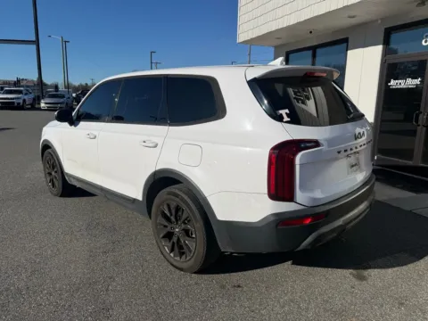 More photos of 2022 Kia Telluride LX at Jerry Hunt Supercenter - Lexington, NC