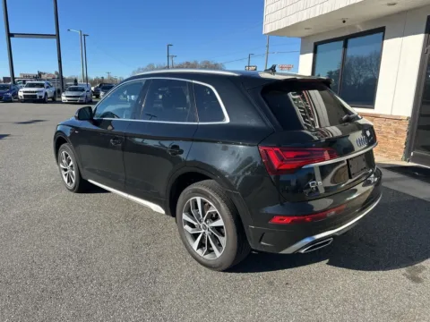 More photos of 2024 Audi Q5 45 S line Premium at Jerry Hunt Supercenter - Lexington, NC