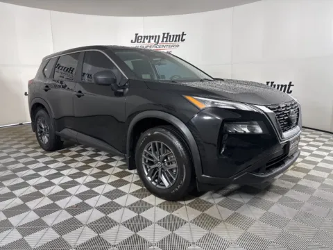 More photos of 2021 Nissan Rogue S at Jerry Hunt Supercenter - Lexington, NC