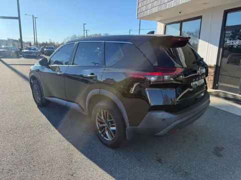 More photos of 2021 Nissan Rogue S at Jerry Hunt Supercenter - Lexington, NC