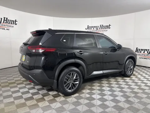 More photos of 2021 Nissan Rogue S at Jerry Hunt Supercenter - Lexington, NC