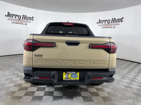 More photos of 2023 Hyundai Santa Cruz SEL at Jerry Hunt Supercenter - Lexington, NC