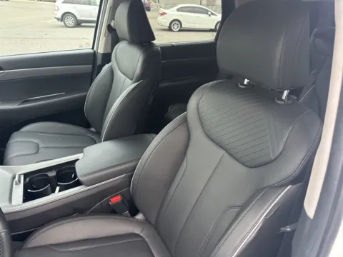 Photos of 2025 Hyundai Palisade XRT for sale in Lexington, NC at Jerry Hunt Supercenter - Lexington