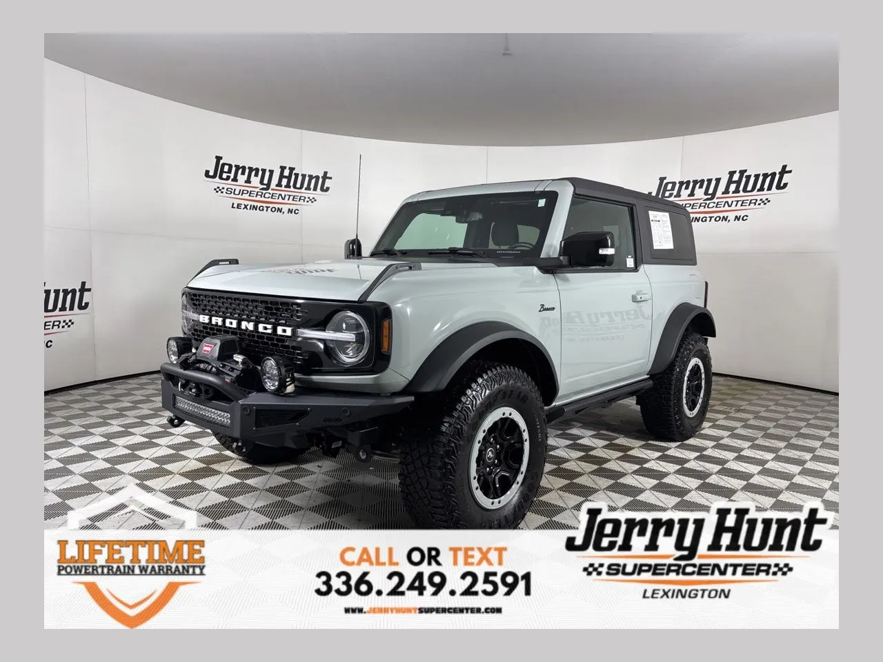 2021 Ford Bronco 2-Door Wildtrak's photo