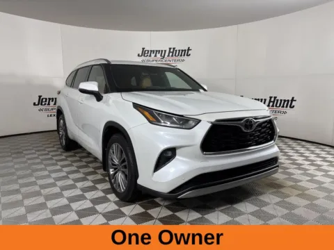 More photos of 2022 Toyota Highlander Platinum at Jerry Hunt Supercenter - Lexington, NC