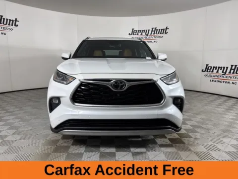 More photos of 2022 Toyota Highlander Platinum at Jerry Hunt Supercenter - Lexington, NC