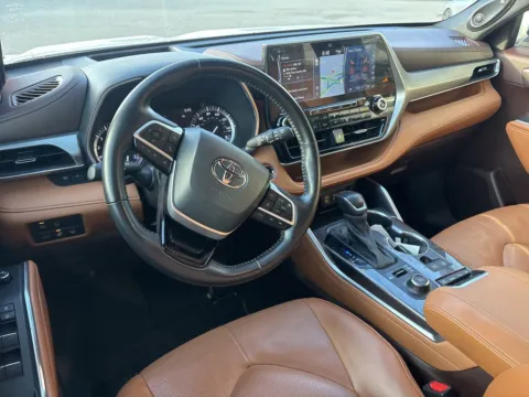 Another view of 2022 Toyota Highlander Platinum for sale in Lexington, NC at Jerry Hunt Supercenter - Lexington