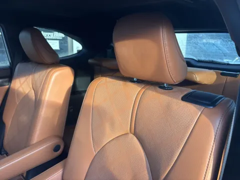 More photos of 2022 Toyota Highlander Platinum at Jerry Hunt Supercenter - Lexington, NC