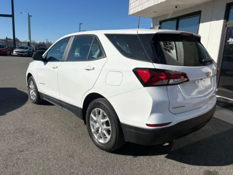 More photos of 2022 Chevrolet Equinox LS at Jerry Hunt Supercenter - Lexington, NC