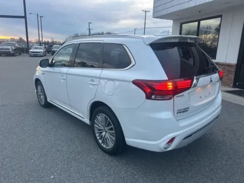 More photos of 2020 Mitsubishi Outlander PHEV SEL at Jerry Hunt Supercenter - Lexington, NC