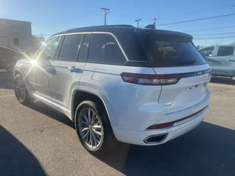 More photos of 2025 Jeep Grand Cherokee Summit at Jerry Hunt Supercenter - Lexington, NC