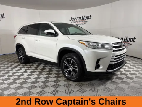More photos of 2019 Toyota Highlander LE at Jerry Hunt Supercenter - Lexington, NC