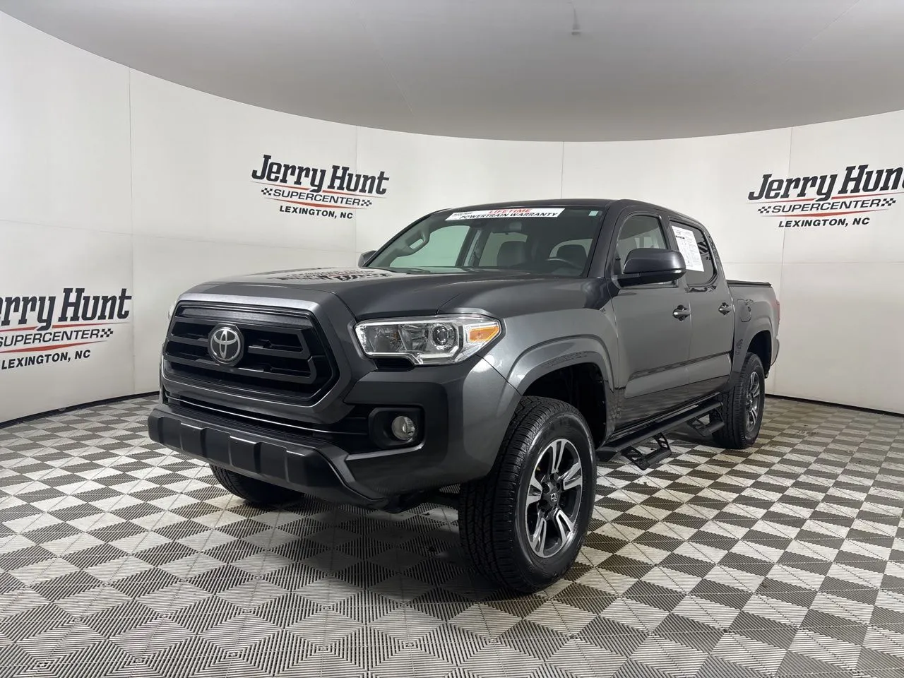 2022 Toyota Tacoma SR's photo