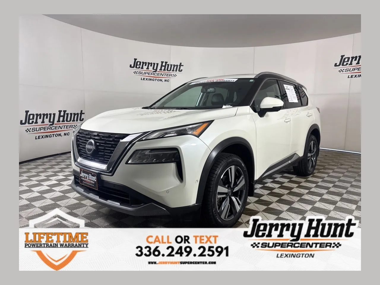 2023 Nissan Rogue SL's photo