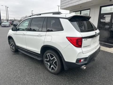 More photos of 2023 Honda Passport Elite at Jerry Hunt Supercenter - Lexington, NC