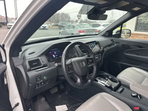 More photos of 2023 Honda Passport Elite at Jerry Hunt Supercenter - Lexington, NC