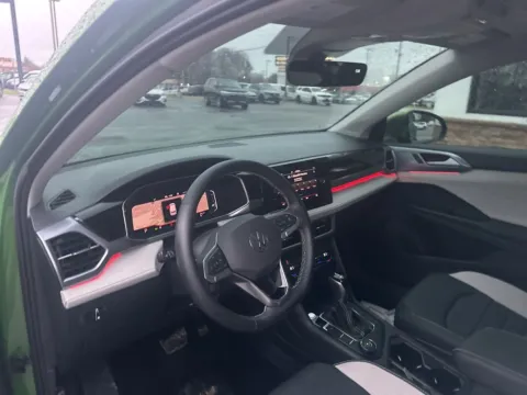 More photos of 2025 Volkswagen Taos 1.5T SEL at Jerry Hunt Supercenter - Lexington, NC